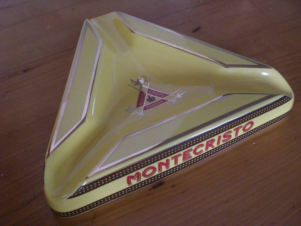 Montecristo Zigarrenaschenbecher mit 3 Auflagen