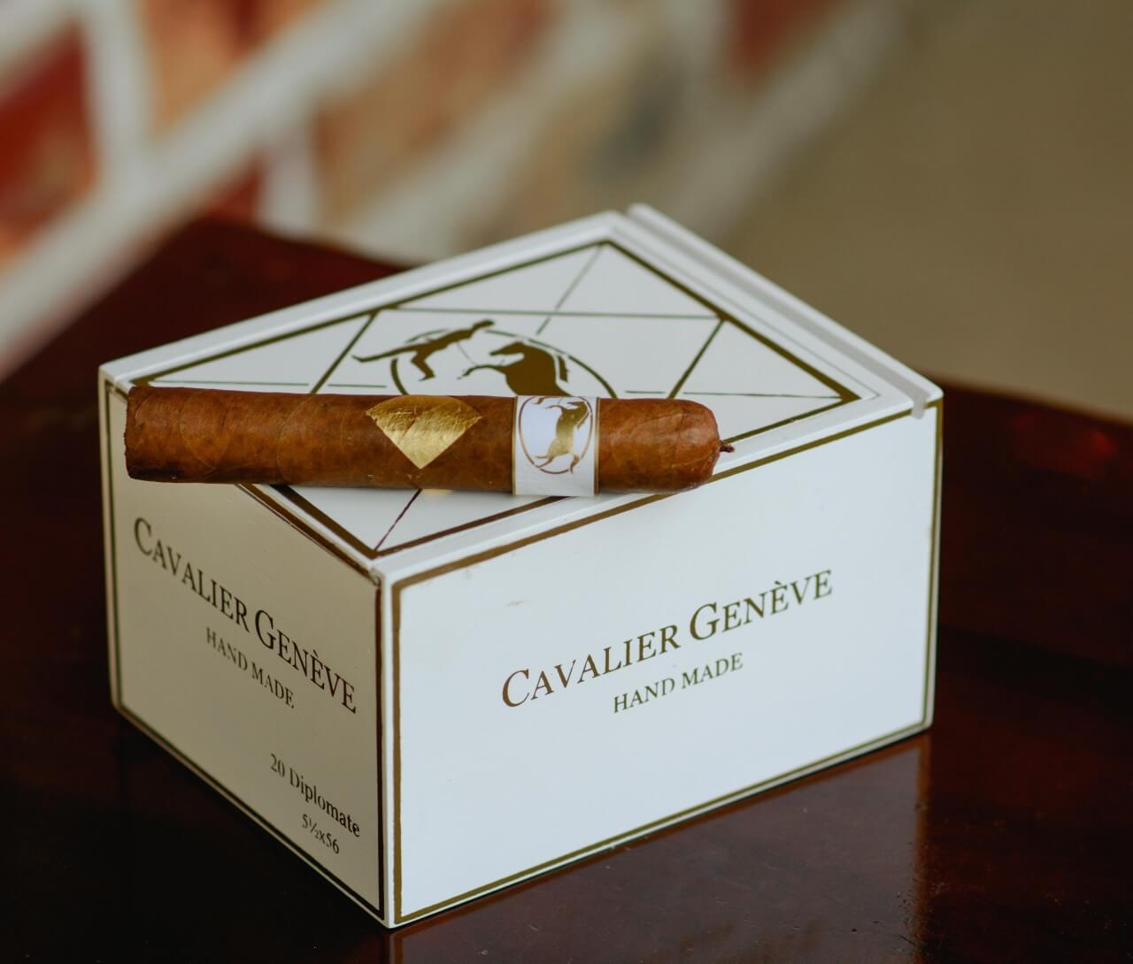 Cavalier-Geneve-Diplomate