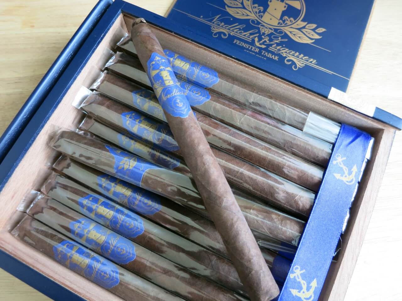 IMG_1673 NORDLICHT ZIGARREN - Lancero Colorado Limitada 2019